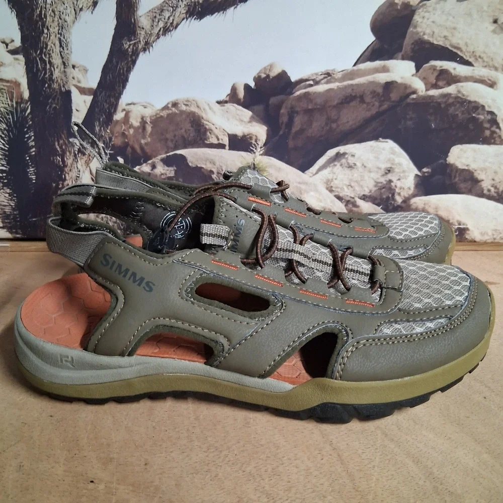 Simms Westshore Fishing Sandals Mens 9 Tan Orange Bungee Closed Toe